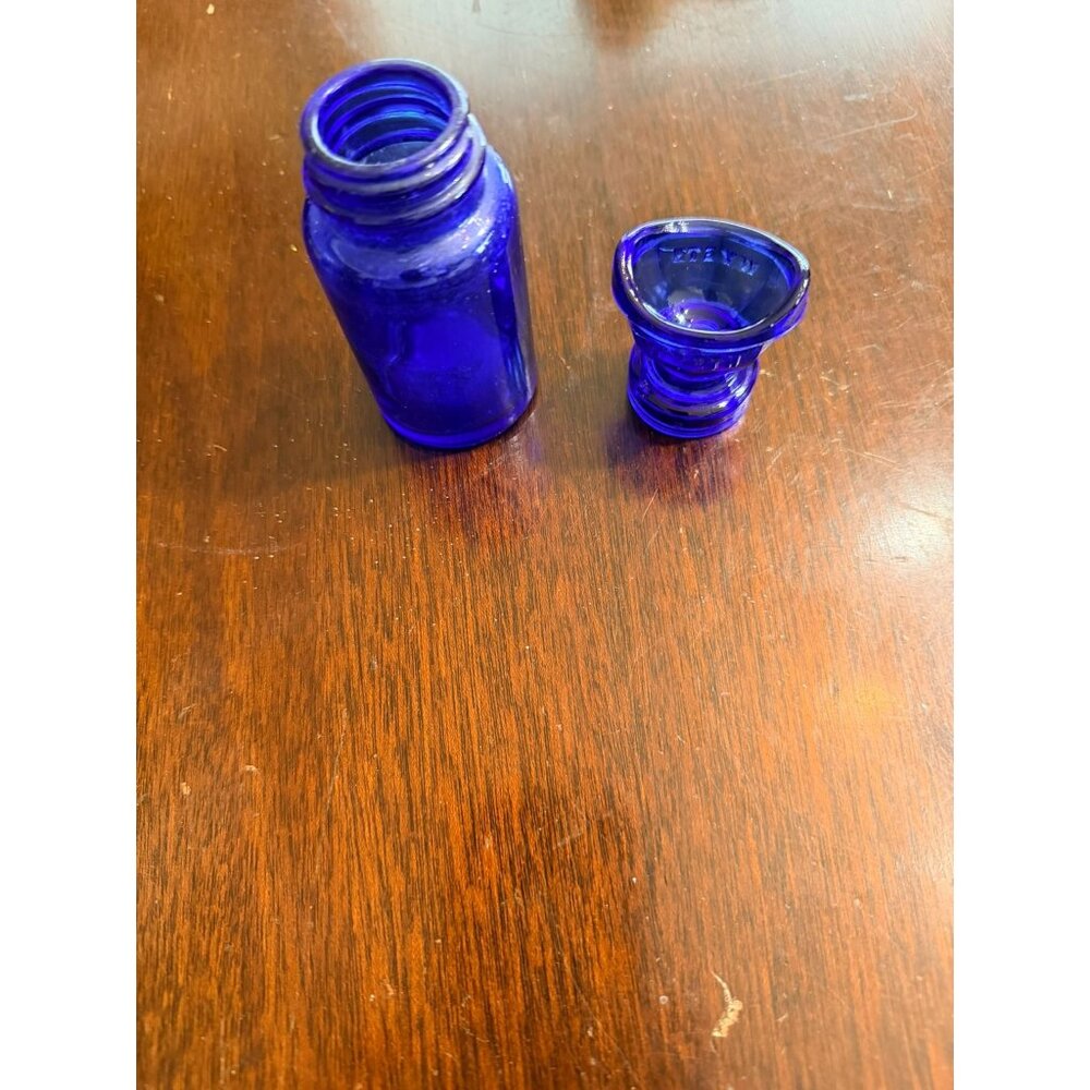 Vintage Cobalt Blue Glass Apothecary Bottle With Wyeth Measuring Cap